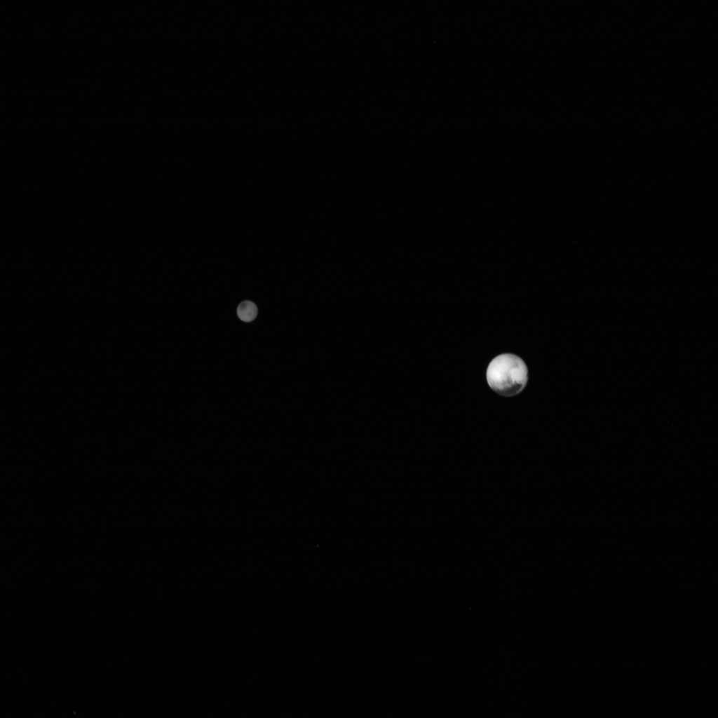 Obrázek pluto a charon 8.7.2015