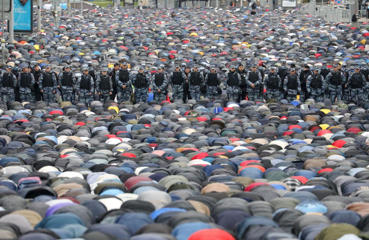 Obrázek russian culture holy prayers in Moscow