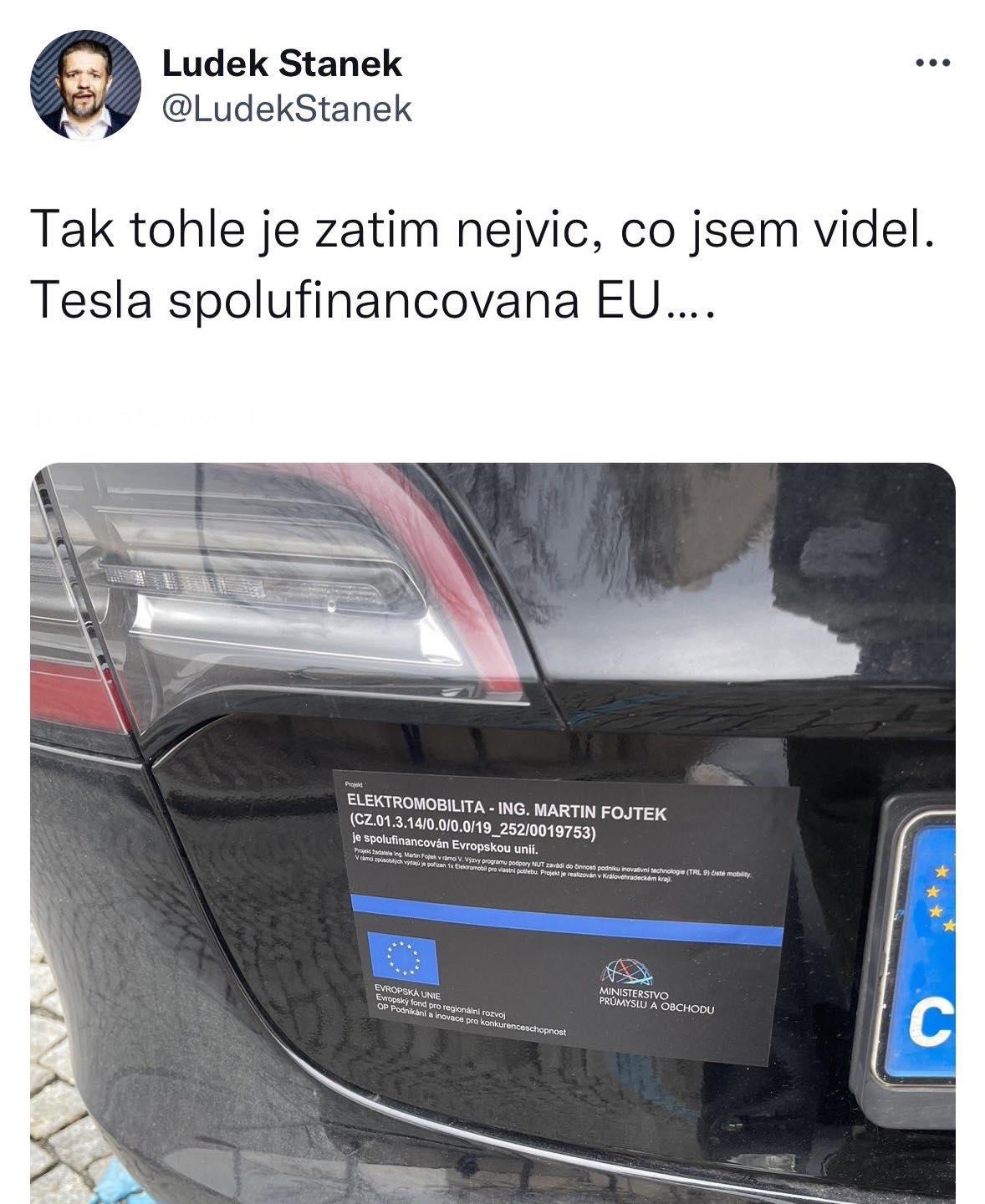 Obrázek tesla s dotaci