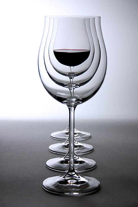 Obrázek vino v sklenkach