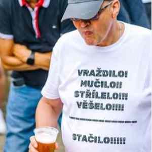 Asi volebni triko AI