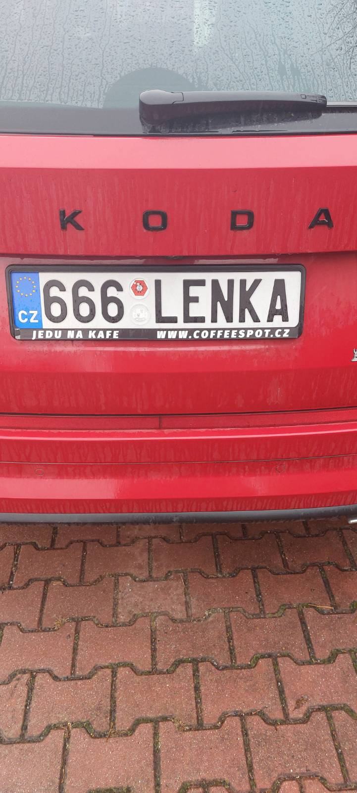 Obrázek MakeRoumenFunnyAgain-Lenka