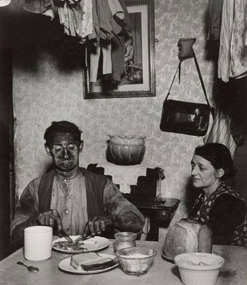 Obrázek 1937 coal miner at supper