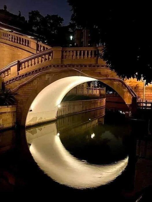 Obrázek moon bridge